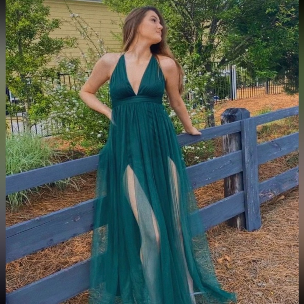 PROM DRESS! ONLY WORN FOR PHOTOS! ORIGINAL TAGS!